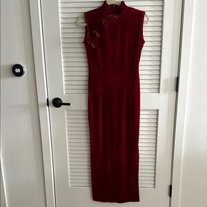 Elegant Red Sleeveless Qipao Dress